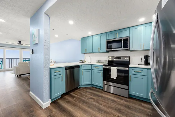 $249,000 | 7310 Seawall Boulevard, Unit 702, Galveston, TX 77551