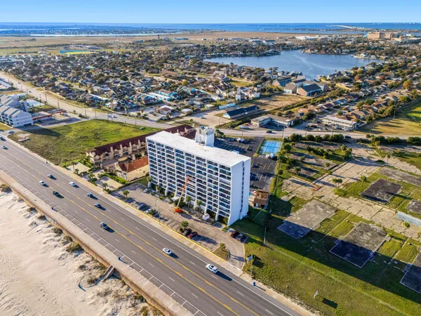 $249,000 | 7310 Seawall Boulevard, Unit 702, Galveston, TX 77551