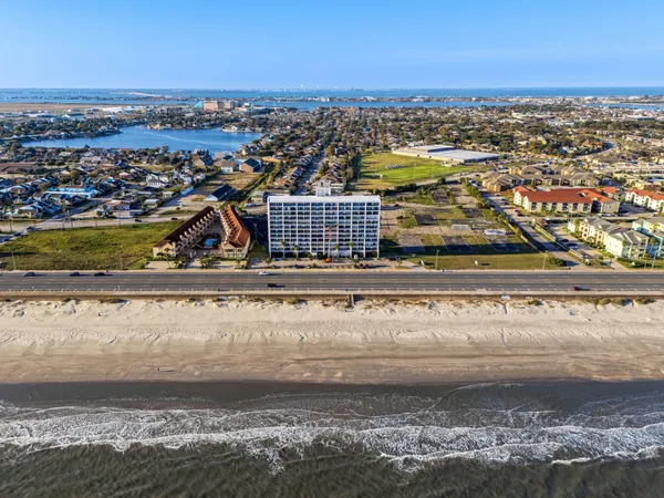 $249,000 | 7310 Seawall Boulevard, Unit 702, Galveston, TX 77551