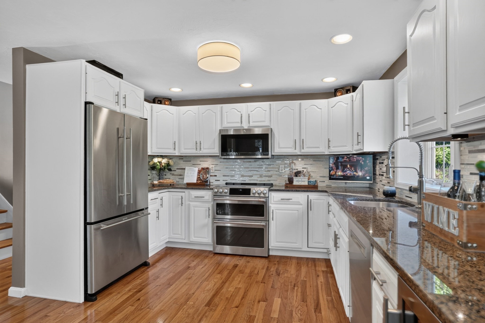 293 Brigham Street Hudson, MA 01749 - Photo 3 of 41 Gallery Image 3