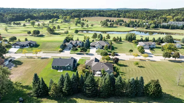 $469,900 | 1547 Foxfire Court, Waupaca, WI 54981