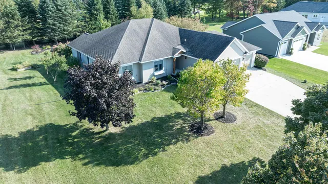 $469,900 | 1547 Foxfire Court, Waupaca, WI 54981