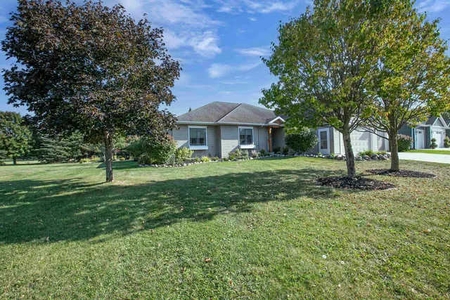 $469,900 | 1547 Foxfire Court, Waupaca, WI 54981