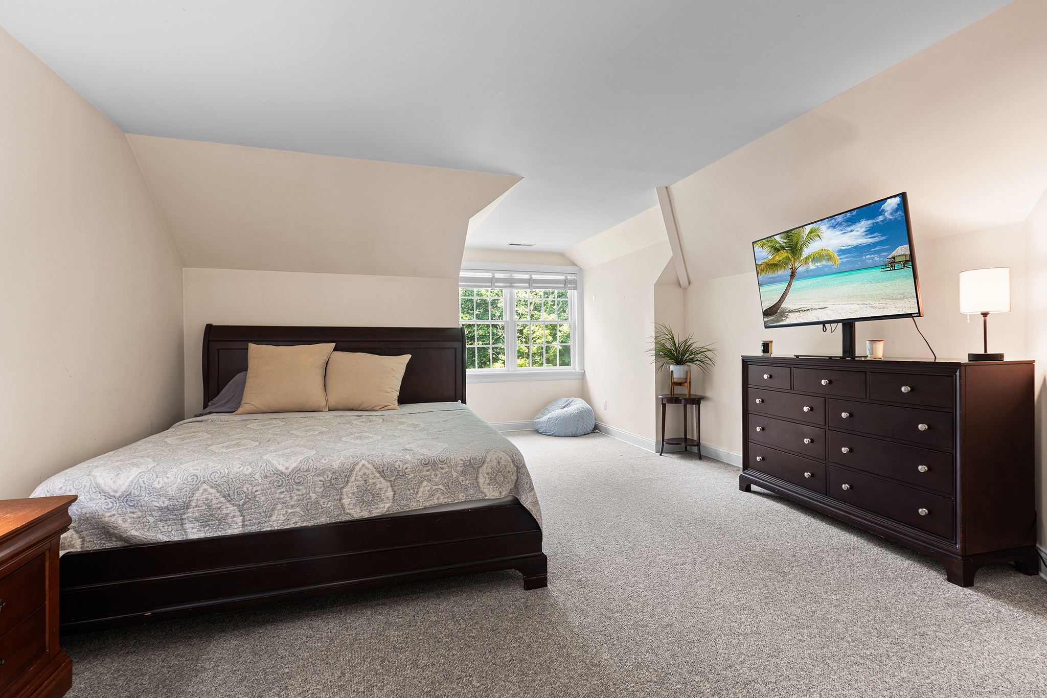 40 Wildwood Road Stamford, CT 06903 - Photo 22 of 39