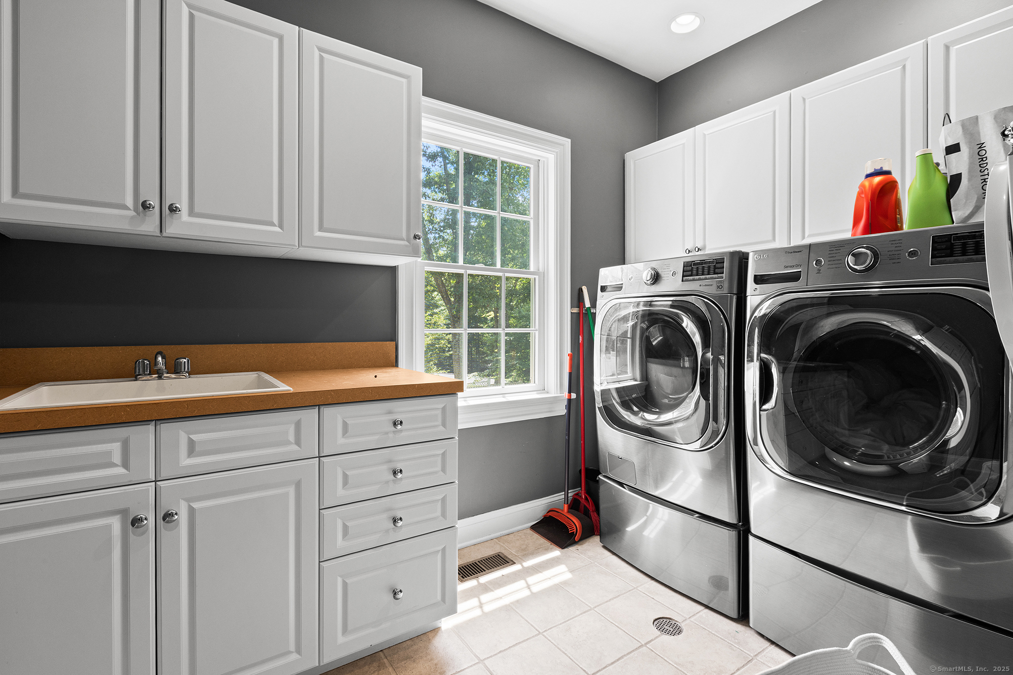 40 Wildwood Road Stamford, CT 06903 - Photo 25 of 39