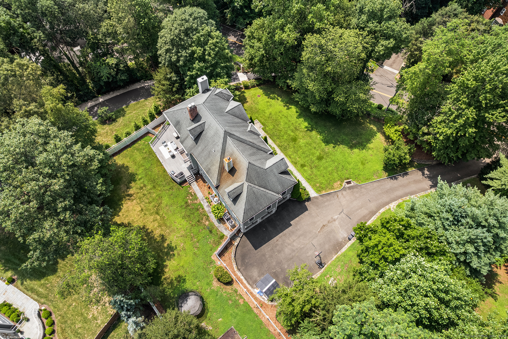 40 Wildwood Road Stamford, CT 06903 - Photo 37 of 39