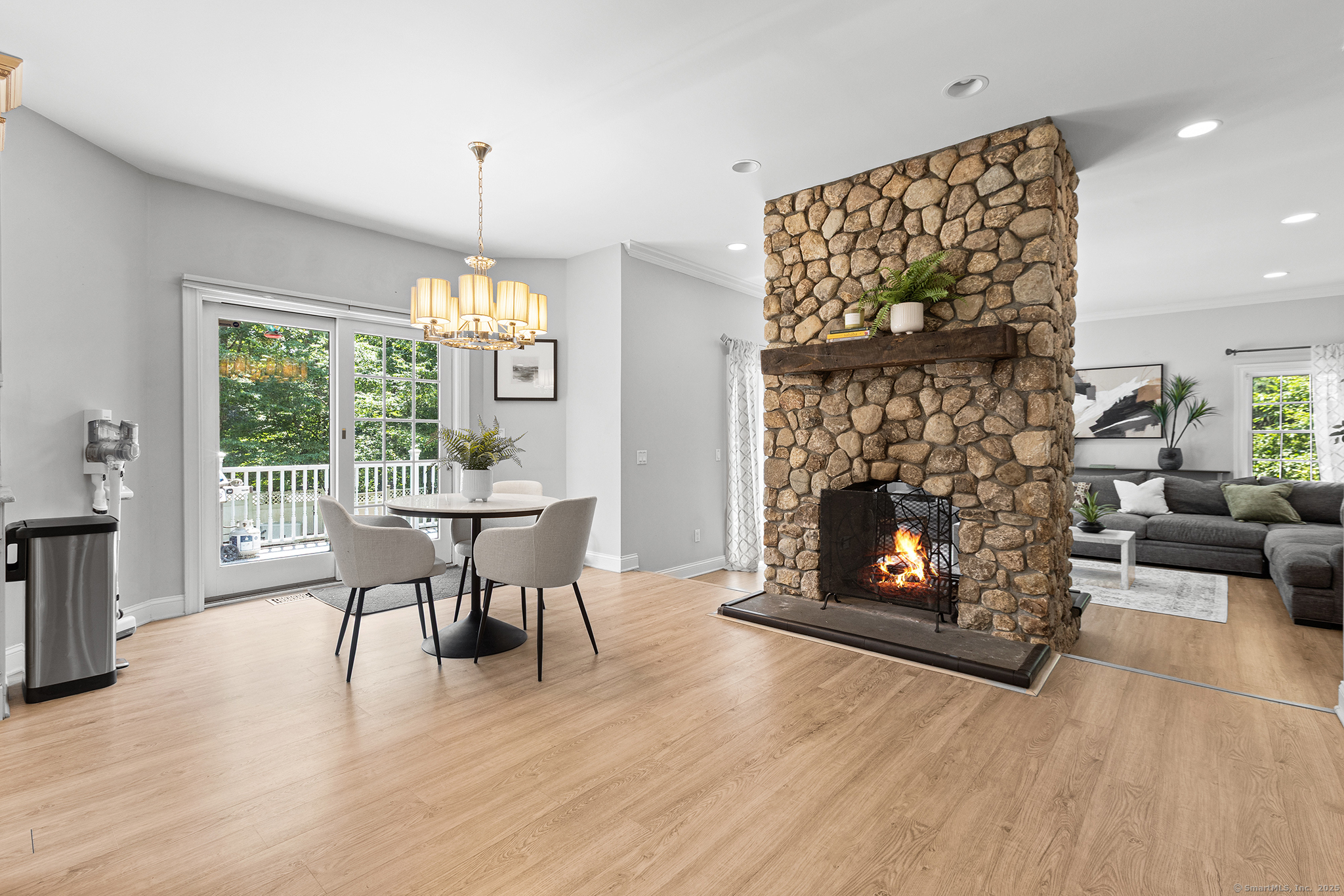 40 Wildwood Road Stamford, CT 06903 - Photo 10 of 39