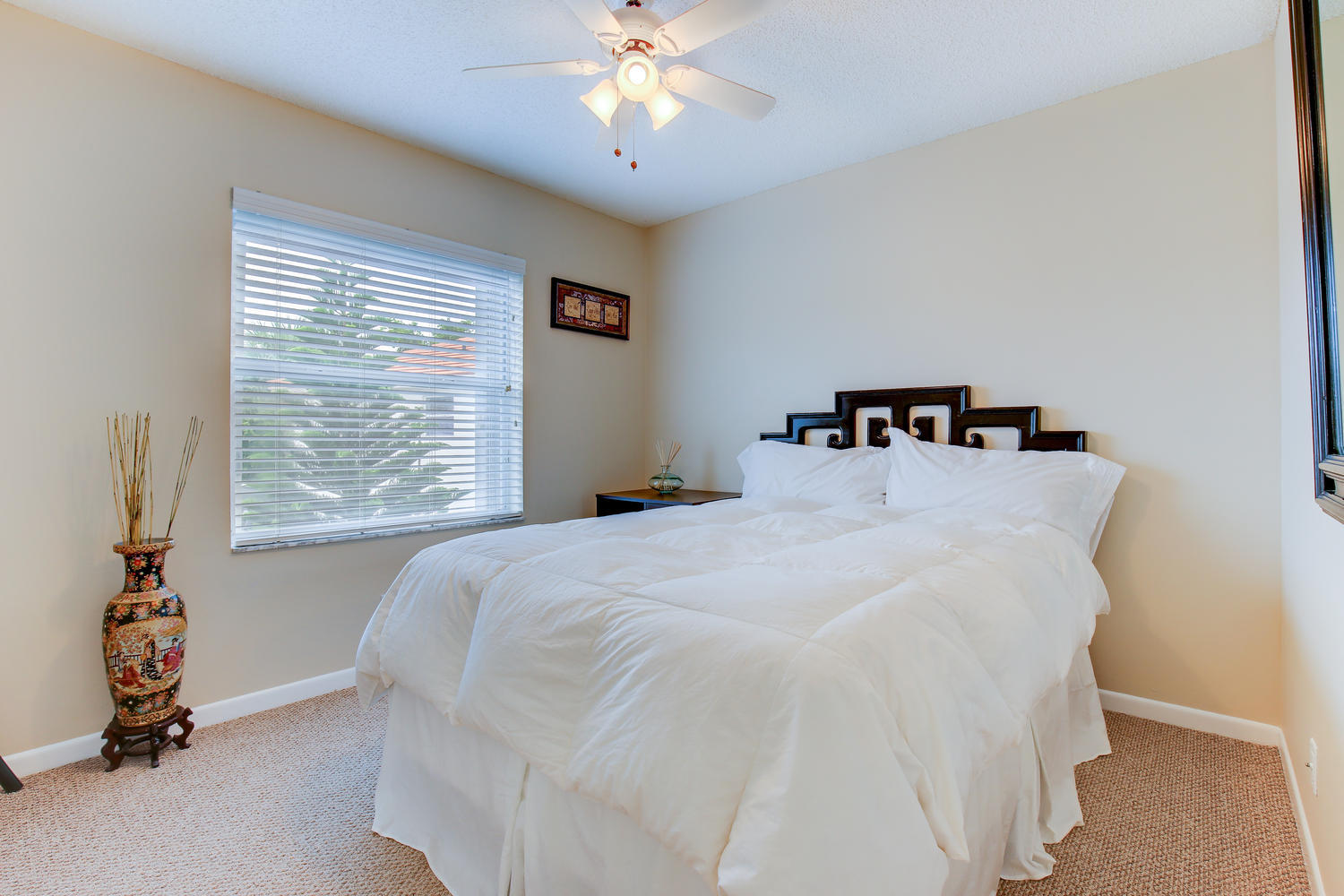 10776 Lake Oak Way Boca Raton, FL 33498 - Photo 8 of 22 10776 Lake Oak Way Boca Raton-large-017-