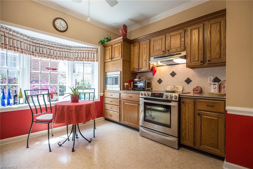 613 Rittenhouse Court Winston-Salem, NC 27104 - Photo 10 of 22 Gallery Image 10