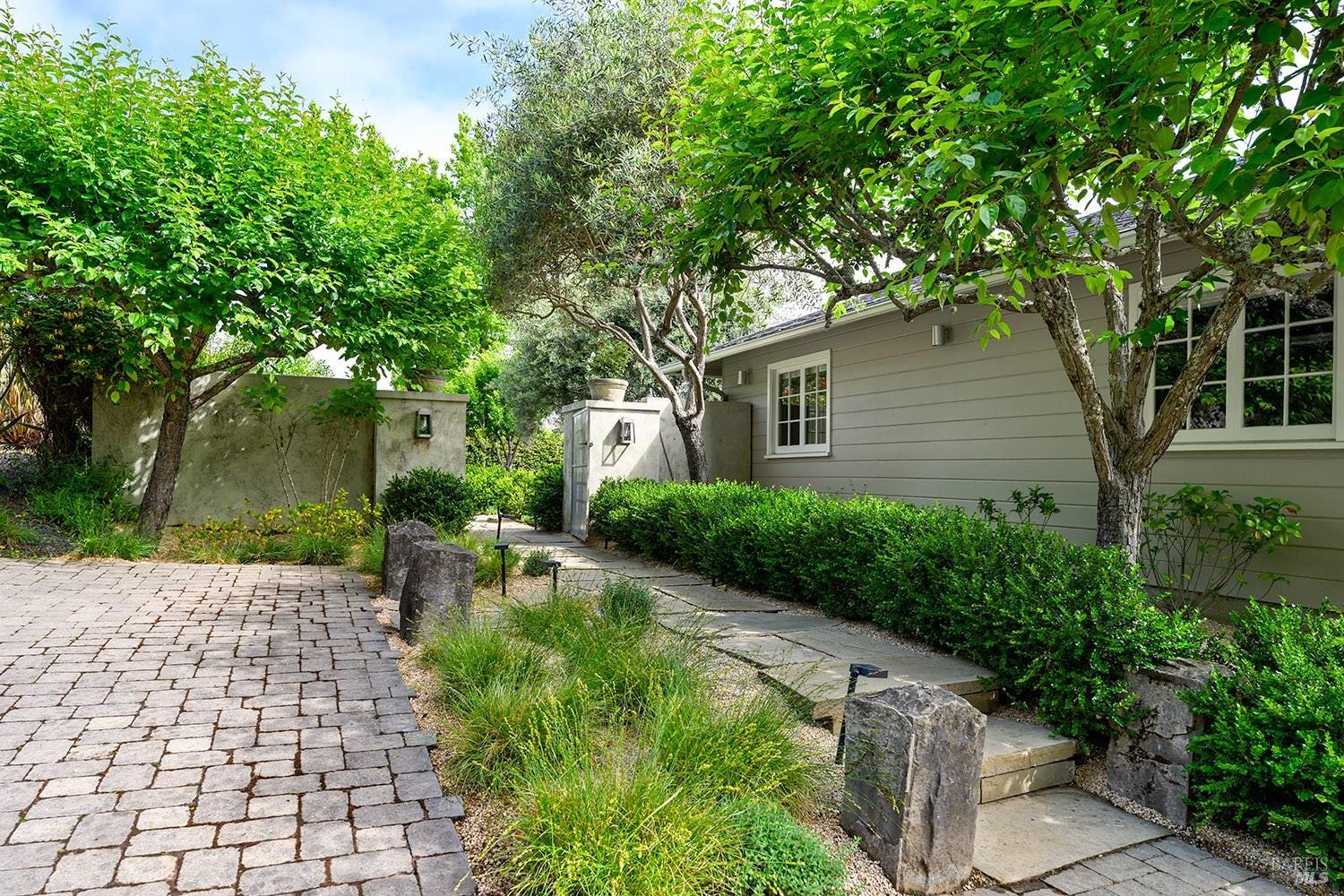 33 Rancheria Road Kentfield, CA 94904 - Photo 9 of 87