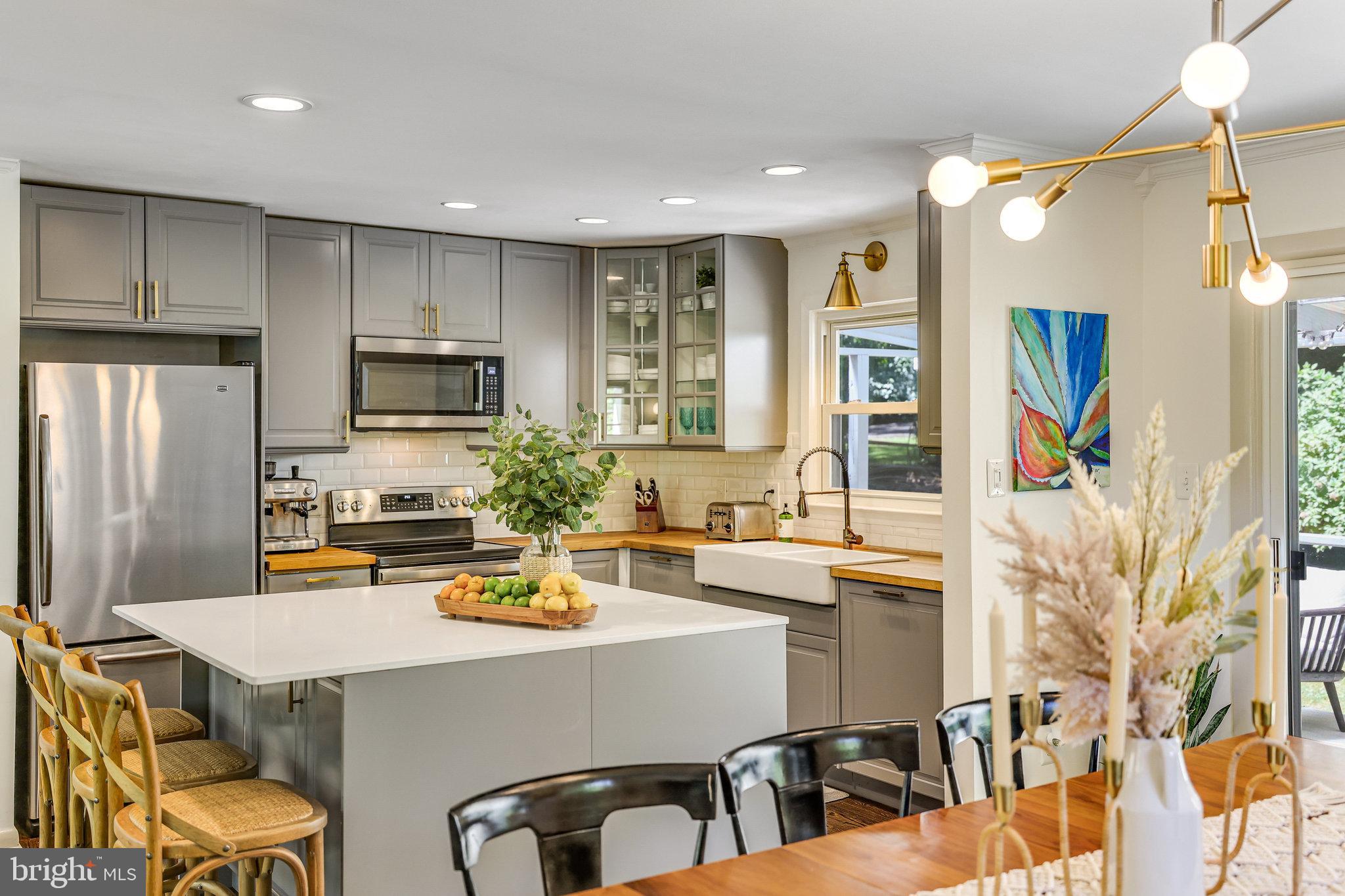 10232 Vale Road Vienna, VA 22181 - Photo 19 of 95 Gallery Image 19
