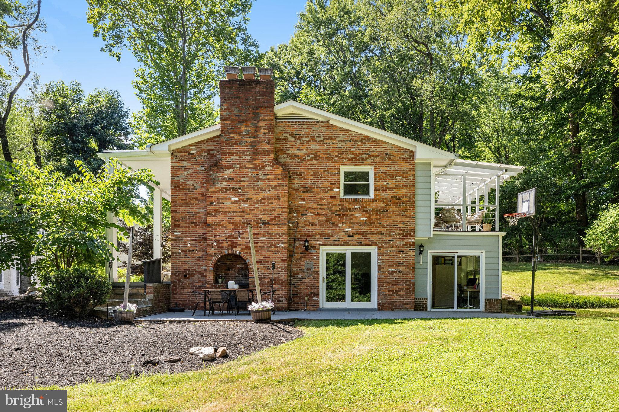 10232 Vale Road Vienna, VA 22181 - Photo 61 of 95 Gallery Image 61