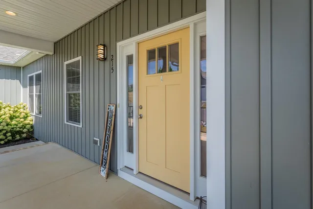 $434,900 | 215 Heather Lane, Staunton, VA 24401