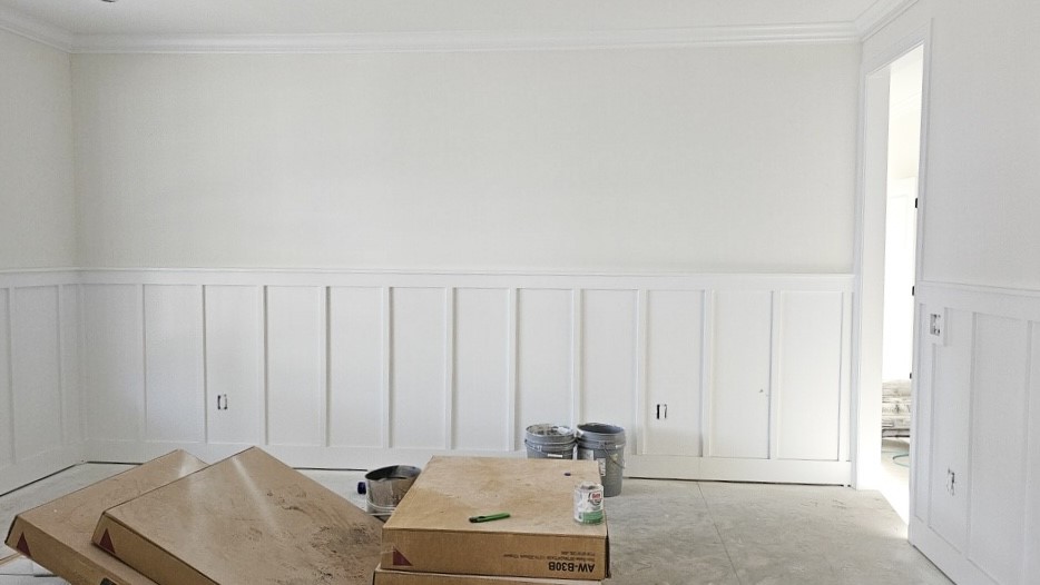 162 Old Wharf Road Brunswick, GA 31523 - Photo 2 of 24 Dining room with board and batten chair rail molding.