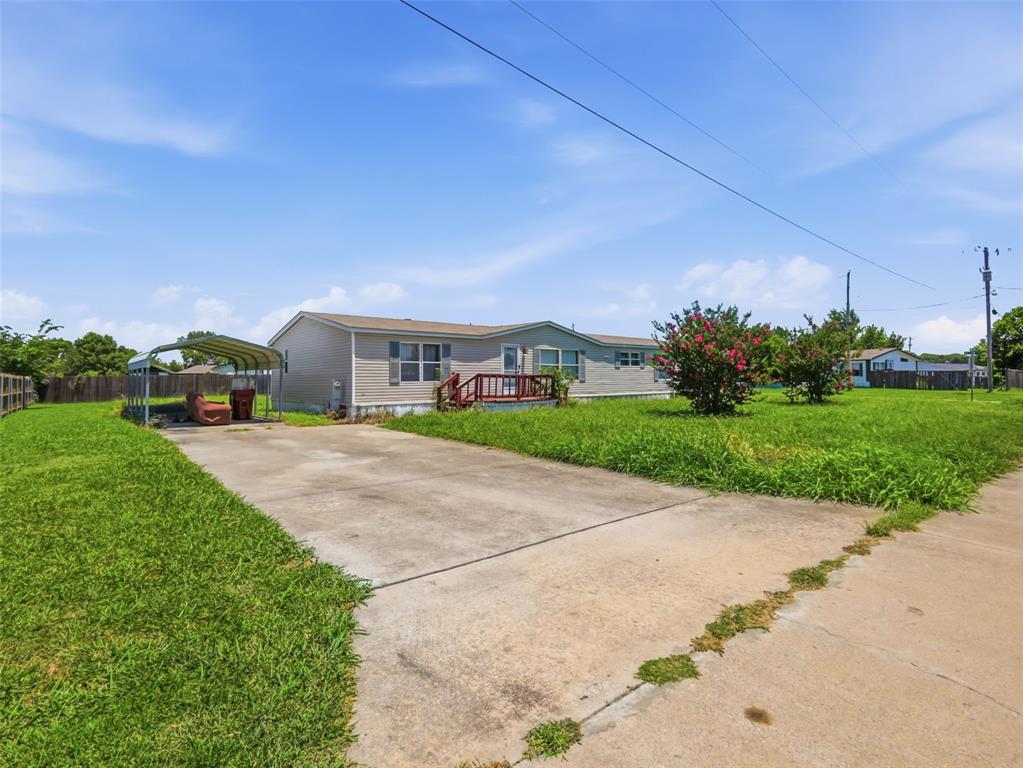 201 Oak Street Blue Ridge, TX 75424 - Photo 1 of 35