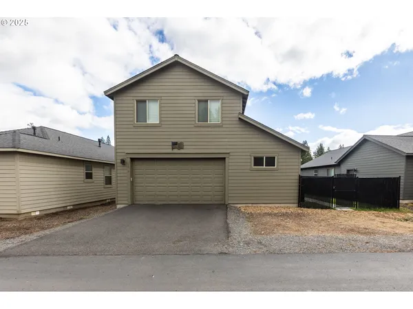 $439,000 | 51840 Hollinshead Place, La Pine, OR 97739