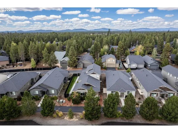$439,000 | 51840 Hollinshead Place, La Pine, OR 97739