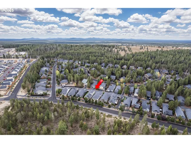 $439,000 | 51840 Hollinshead Place, La Pine, OR 97739