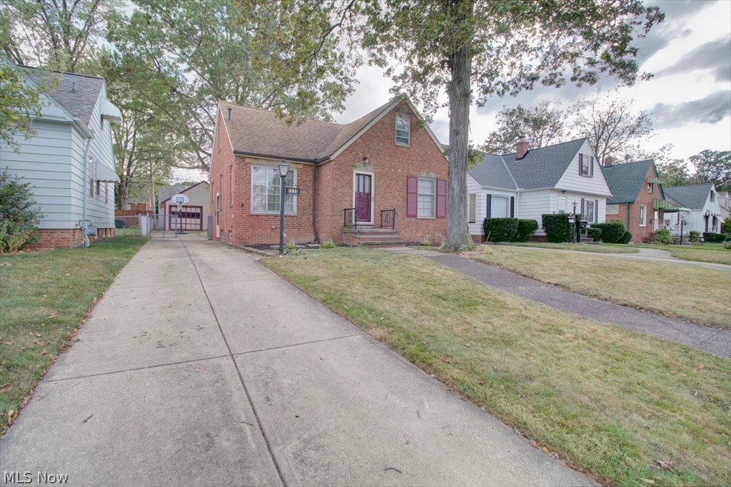 8115 Ackley Road Parma, OH 44129 - Photo 2 of 31