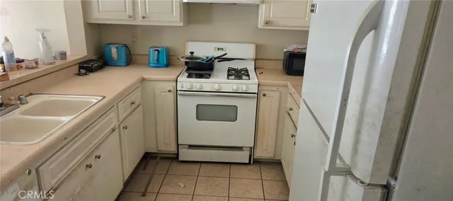 $220,000 | 1025 North Tippecanoe Avenue, Unit 226, San Bernardino, CA 92410