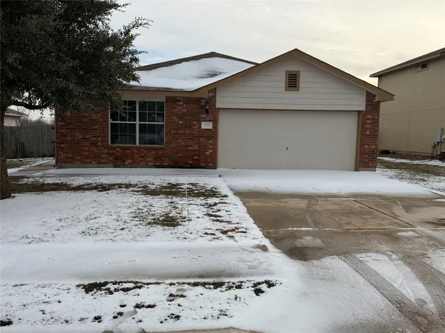 $1,950 | 133 Sylvan Street, Hutto, TX 78634