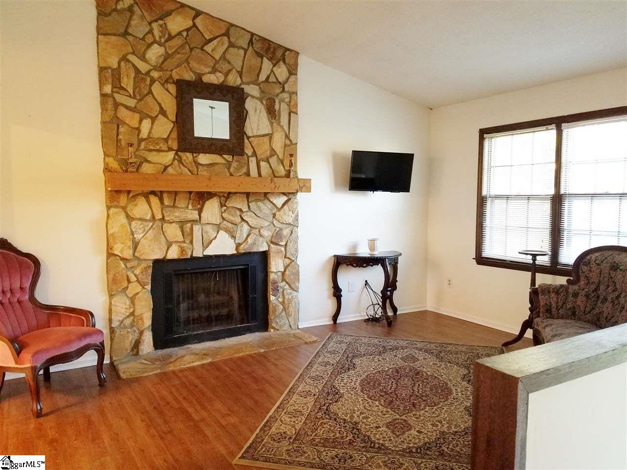 413 Hunters Trail Greenville, SC 29615 - Photo 4 of 15 Gallery Image 4