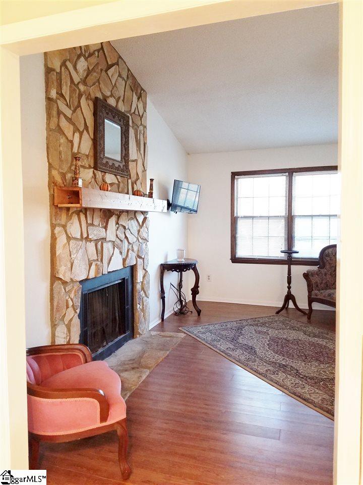413 Hunters Trail Greenville, SC 29615 - Photo 6 of 15 Gallery Image 6