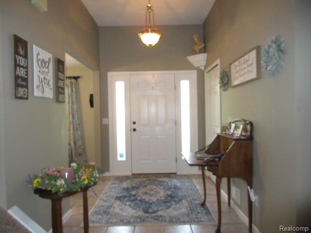 11356 Tall Shadows Court Pinckney, MI 48169 - Photo 10 of 29 Entryway