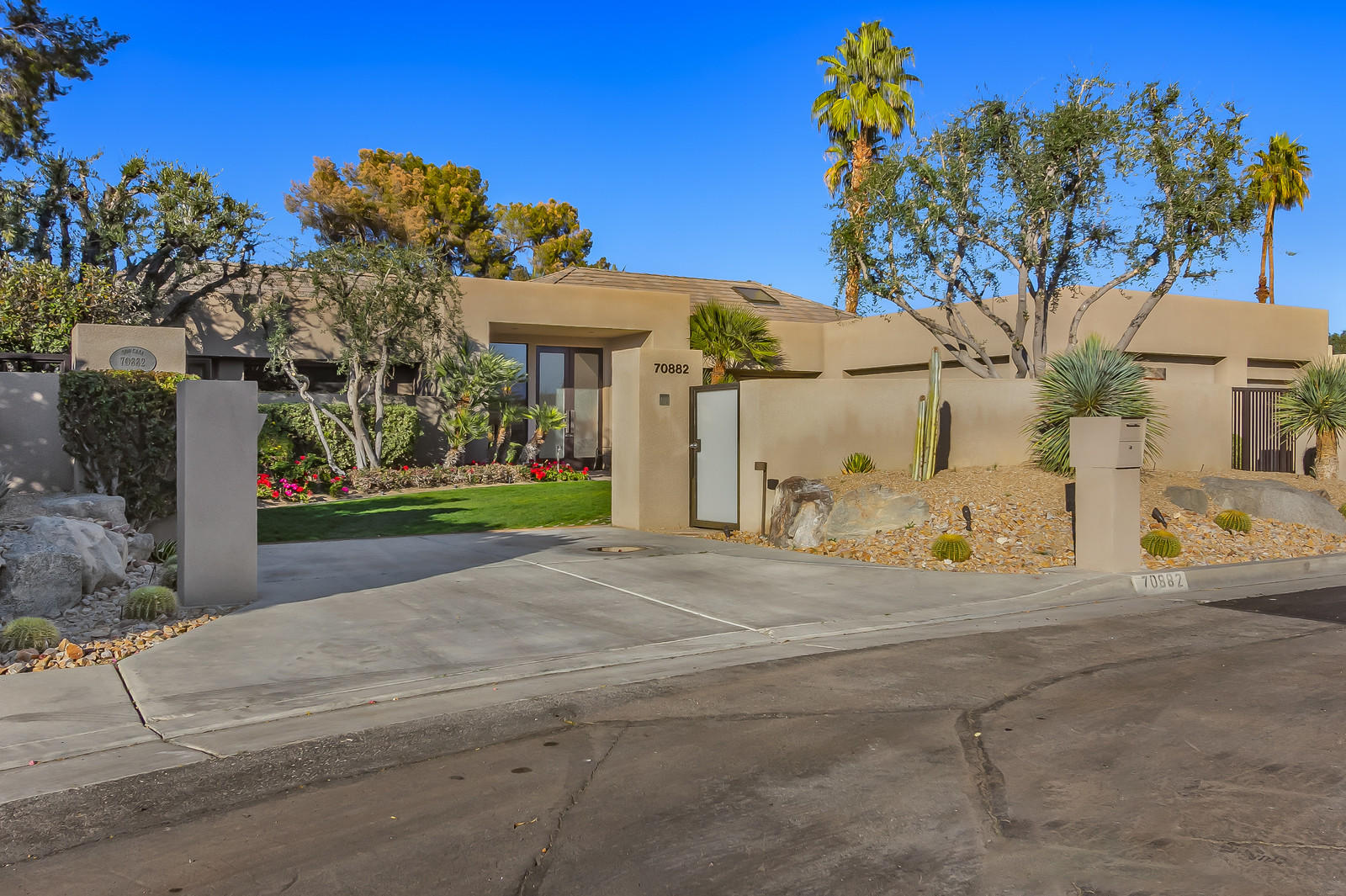 70882 La Paz Road Rancho Mirage, CA 92270 - Photo 1 of 40 01_Image_101_mls
