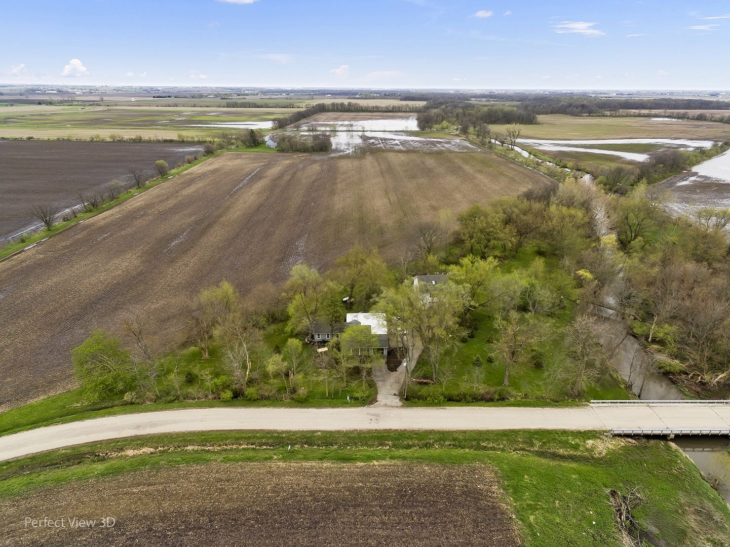 2580 Van Dyke Road Minooka, IL 60447 - Photo 31 of 32 a view of an ocean and beach