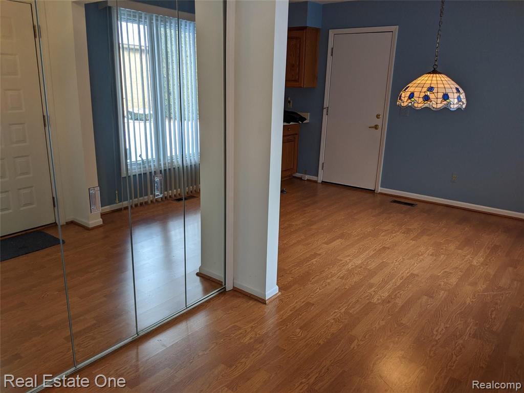 2203 London Bridge Drive Rochester Hills, MI 48307 - Photo 5 of 26