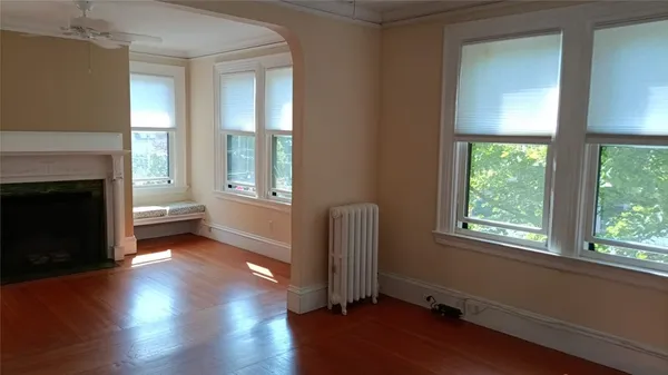 $3,400 | 362 Lloyd Avenue, Unit 2, Providence, RI 02906