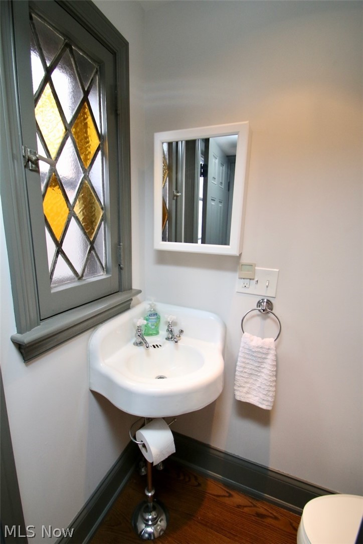 2080 Kent Road Cleveland, OH 44106 - Photo 13 of 31 Half bath on first floor