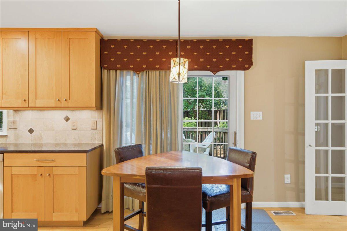 5803 Hall Street Burke, VA 22015 - Photo 18 of 77