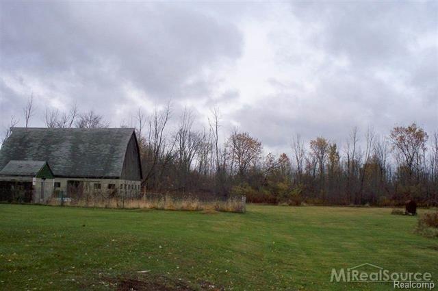 30021 Hickey Road New Baltimore, MI 48051 - Photo 6 of 7 h5.JPG