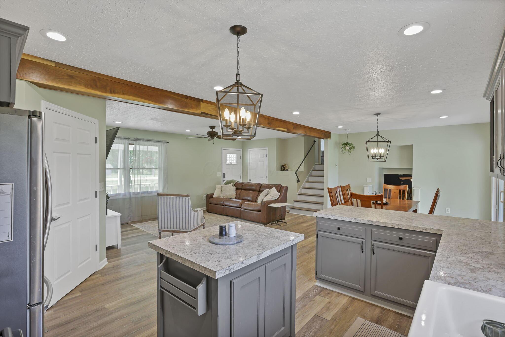 5826 Blacks Road Southwest Pataskala, OH 43062 - Photo 14 of 49 Kitchen