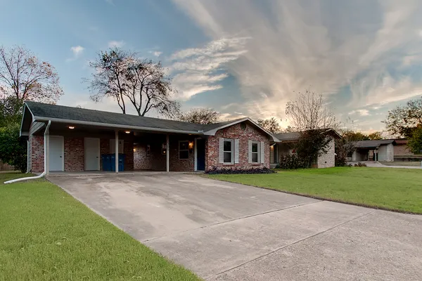 $1,550 | 2305 Ventura Drive, Unit B, Austin, TX 78741