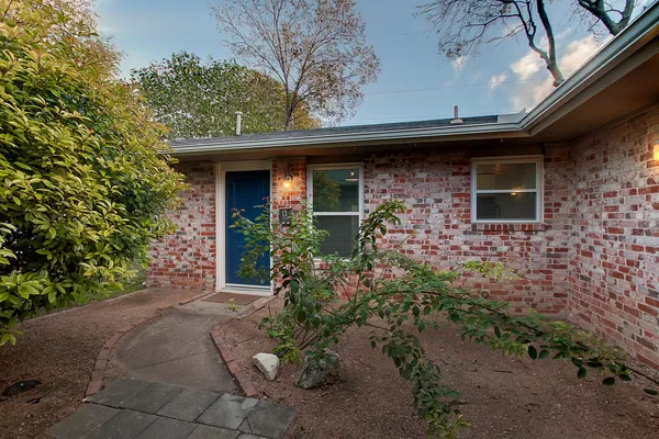 $1,550 | 2305 Ventura Drive, Unit B, Austin, TX 78741