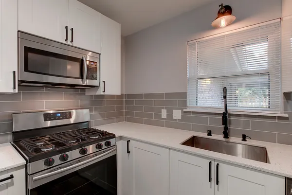 $1,550 | 2305 Ventura Drive, Unit B, Austin, TX 78741