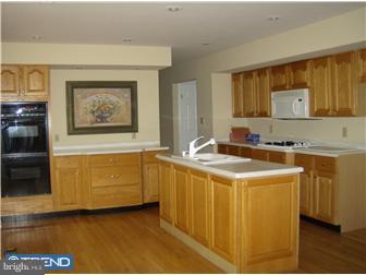 165 Stagecoach Road Sicklerville, NJ 08081 - Photo 3 of 12 Kitchen