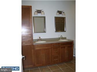 165 Stagecoach Road Sicklerville, NJ 08081 - Photo 6 of 12 Bathroom