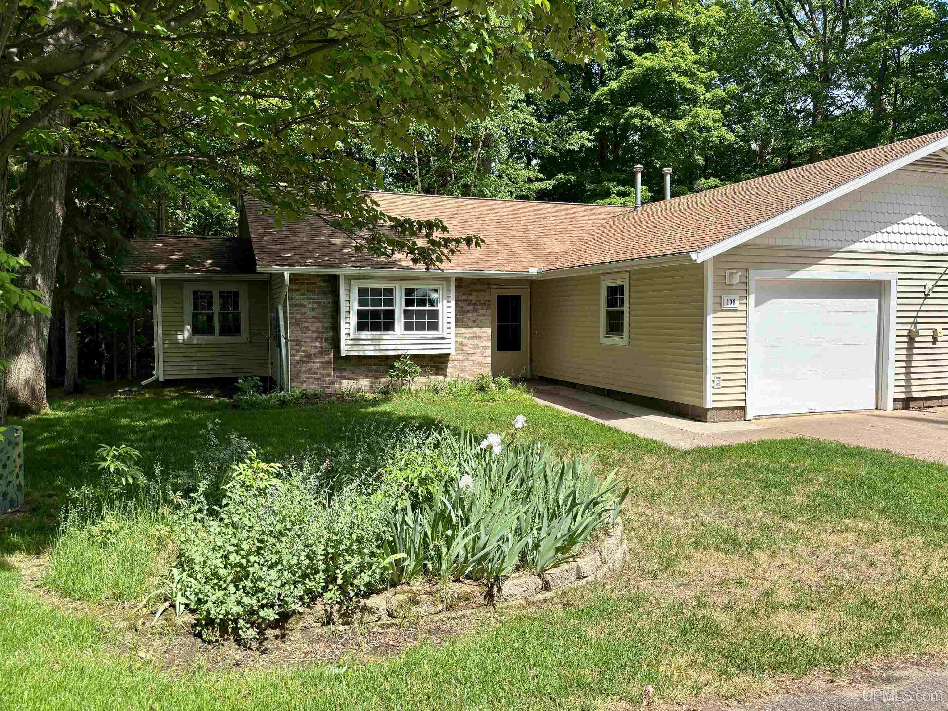 108 Forest Ridge Drive Marquette, MI 49855 - Photo 1 of 40