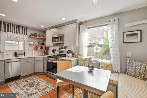 $3,600 | 2422 South Oakland Street, Arlington, VA 22206