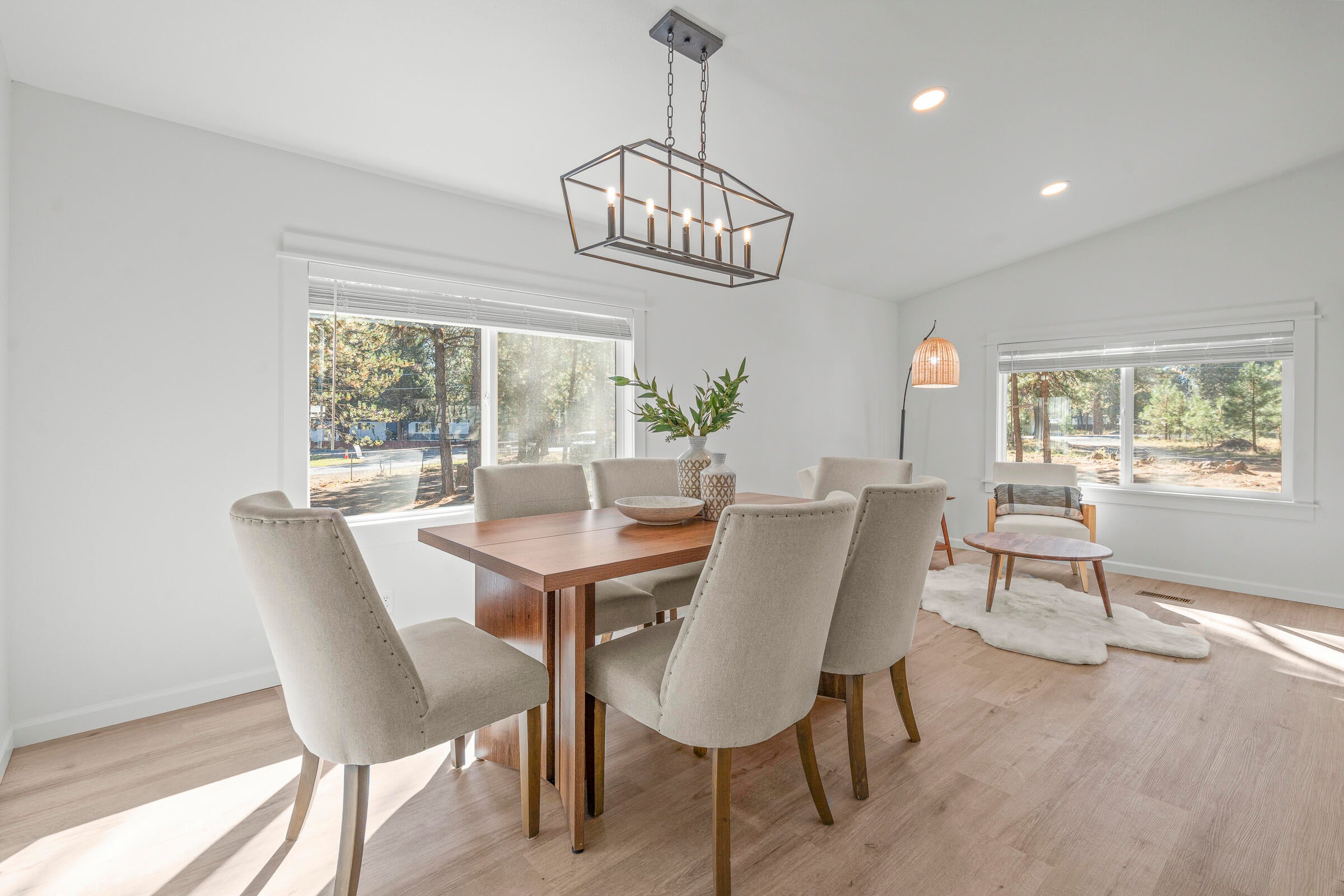 60373 Cinder Butte Road Bend, OR 97702 - Photo 30 of 47 Large Dining area