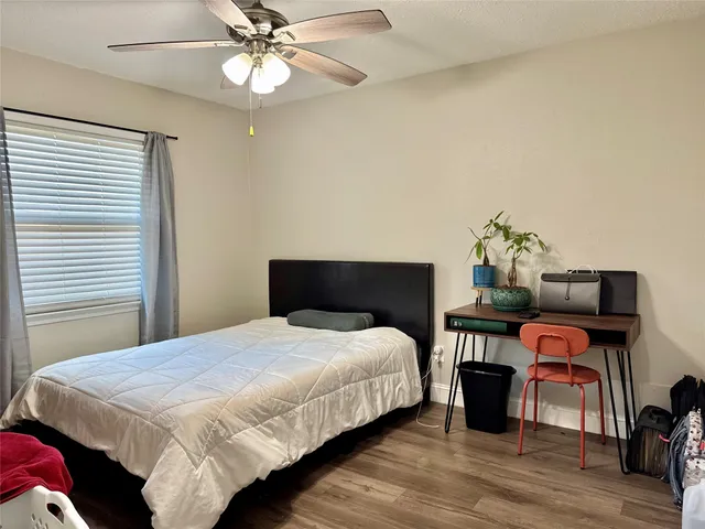 a view of back yard of the house