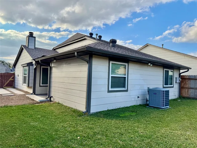 $235,000 | 7116 Golden Dale Court, Cypress, TX 77433