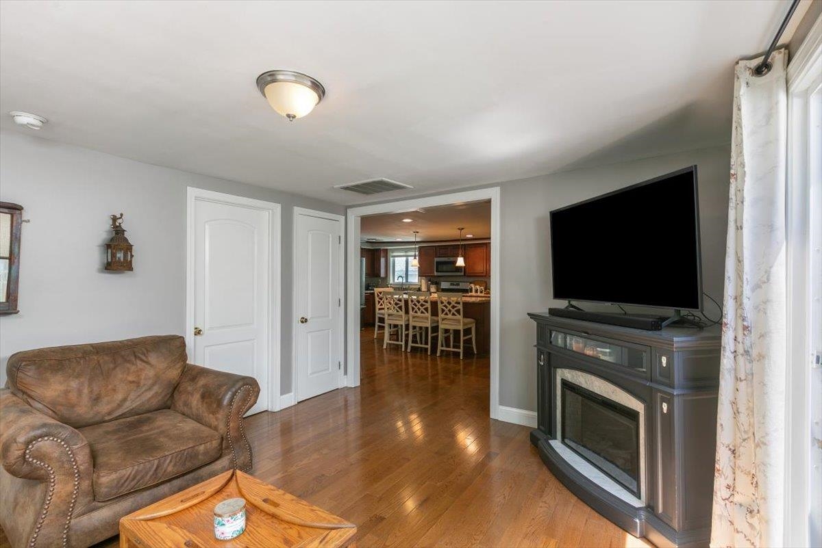 22 Collettes Grove Road Derry, NH 03038 - Photo 15 of 23