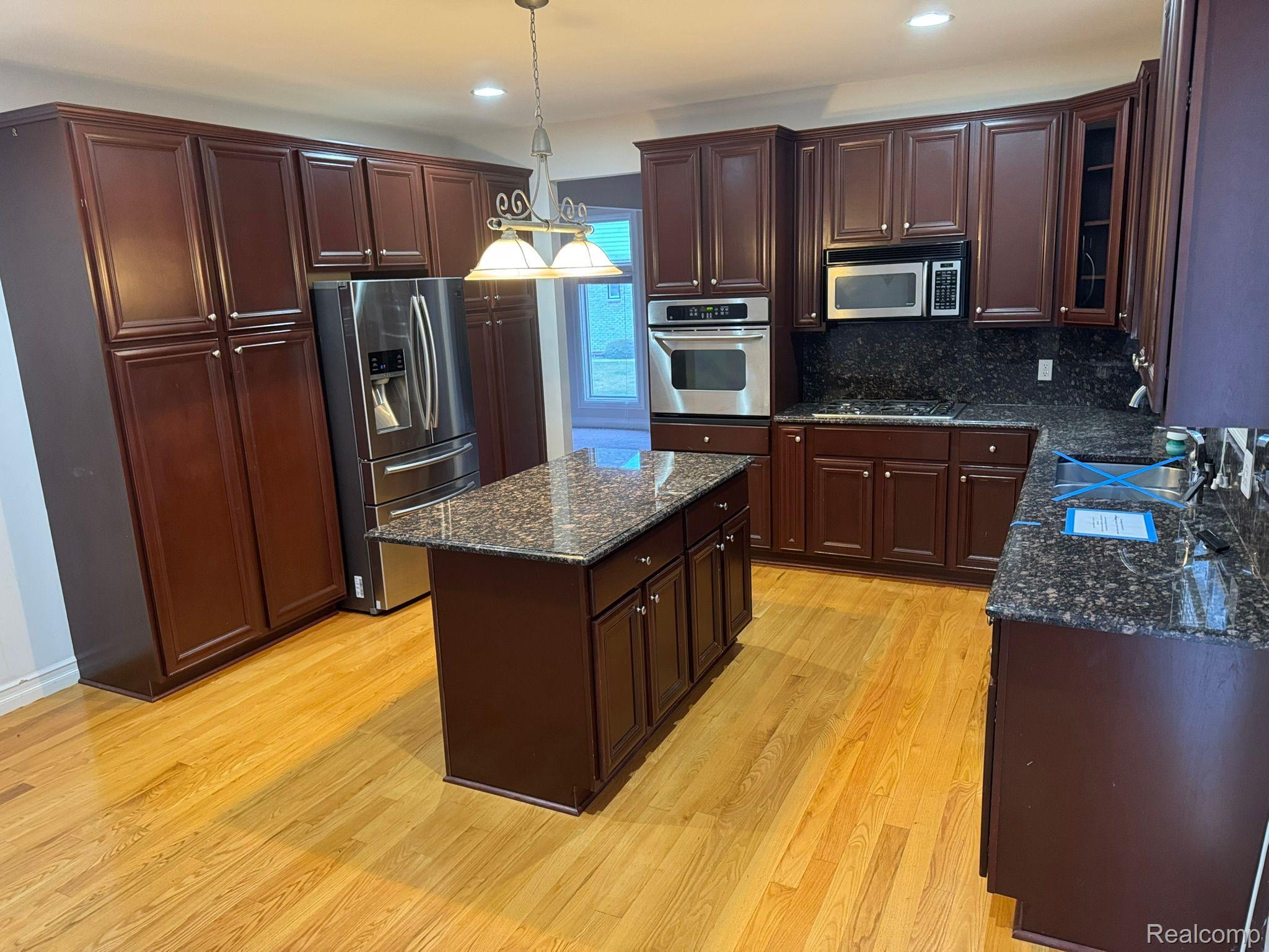 444 Kennebunk Drive Rochester, MI 48306 - Photo 5 of 25 Gallery Image 5