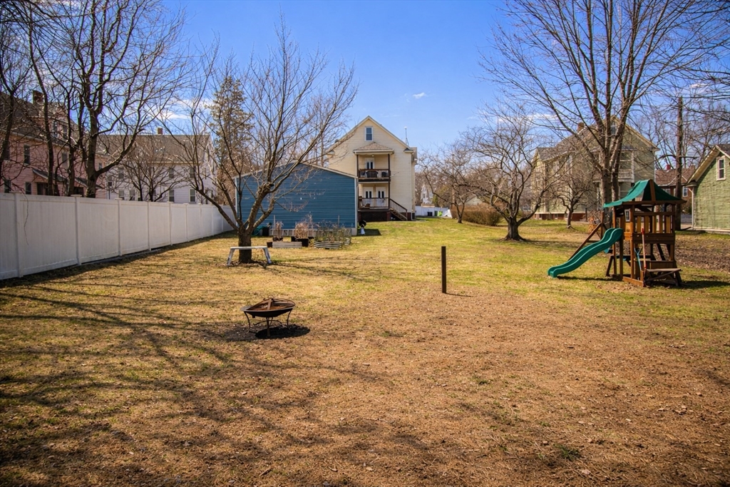 65 Stearns Terrace Chicopee, MA 01013 - Photo 14 of 16