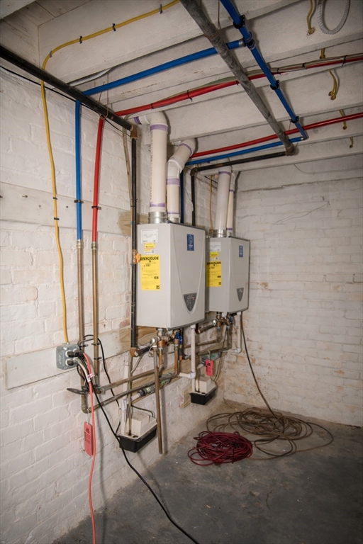 65 Stearns Terrace Chicopee, MA 01013 - Photo 15 of 16